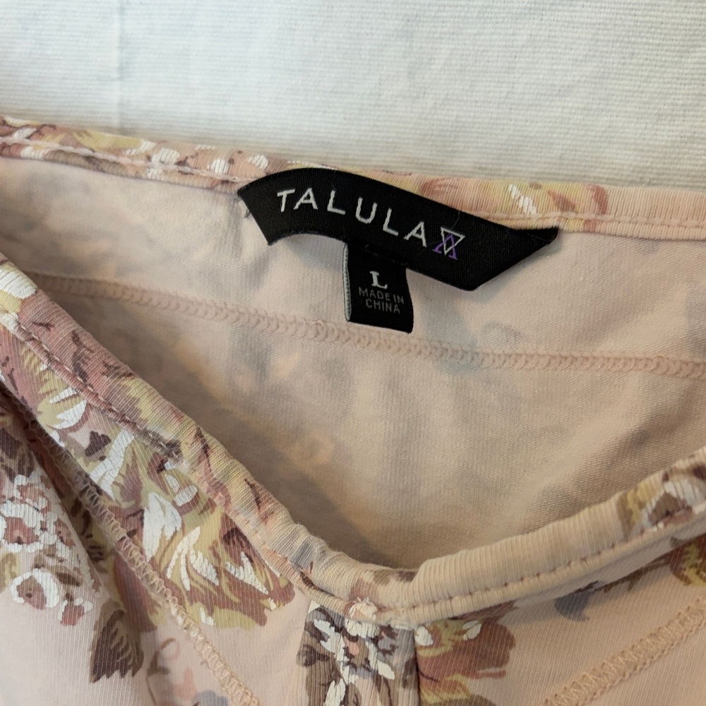 Aritzia Floral Camisole in Soft Pink, L - Picture 3 of 6